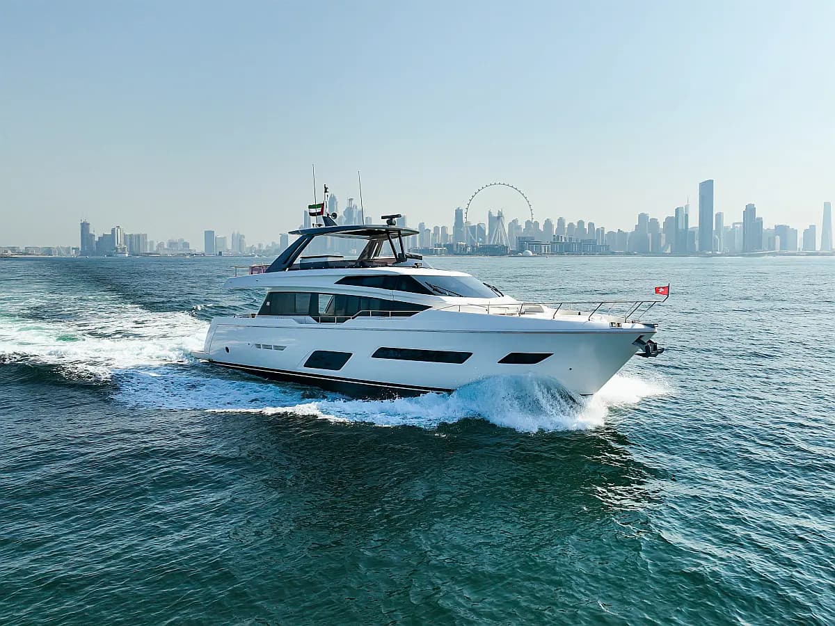 Ferretti 780 Solace — 79 ft